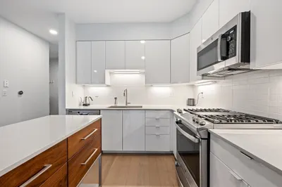 7 Lisbon St #201