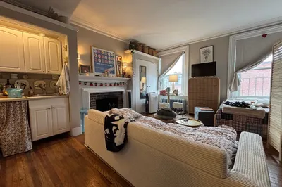 98 Charles St #12A 1