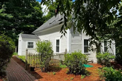 375 Main St