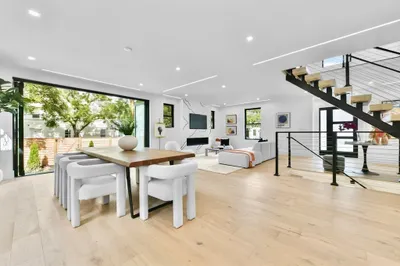 221 Columbia St 1
