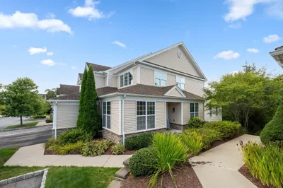 23 Avebury Ln #23 1