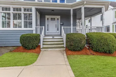 99 Laurel St #1