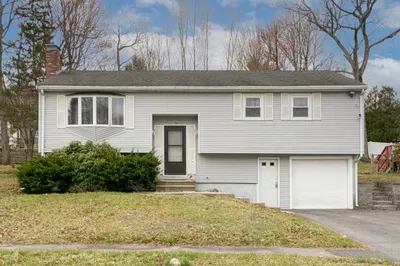 52 Venus Dr