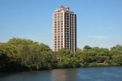 1010 Memorial Drive #3F