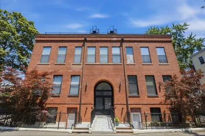 11 Wyman St #2B 1