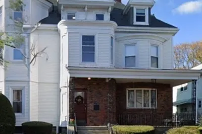 92 Thurston St #3