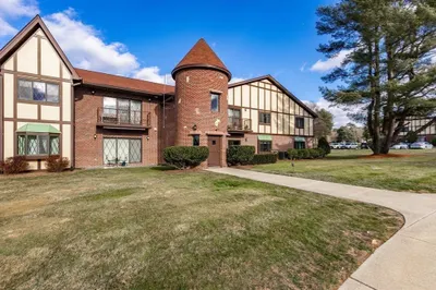 7 Rainbow Pond Dr #5