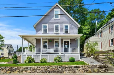 90 Forest St