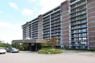 40 Village Rd #406