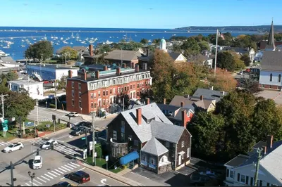 100 Court St 1