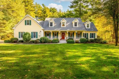 14 Eastwoods Drive