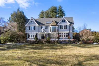 123 Abbott Road 1
