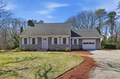 407 Sippewissett Rd 1
