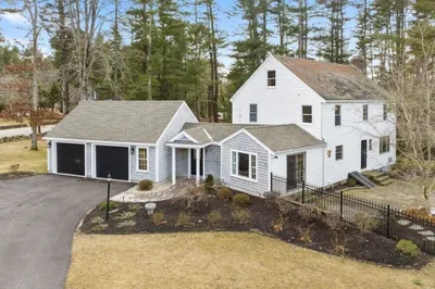 111 Stetson Rd 1