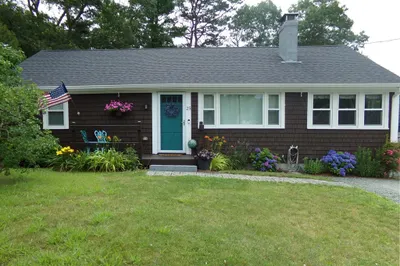 25 Peaceful Ln