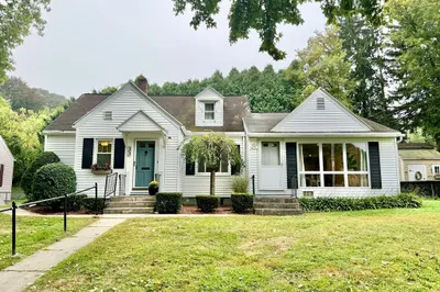 33 Queen Cir