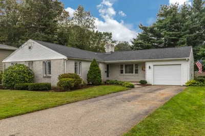 3 Lawnbank Rd