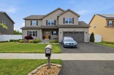 11 Elaine Cir 1