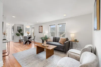70 Albion St #3