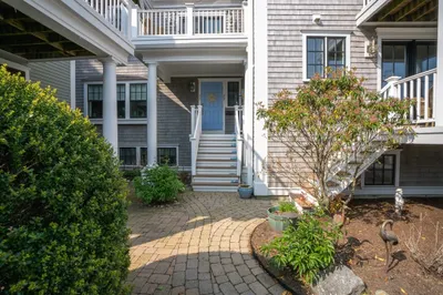 27 Brewster Street #27