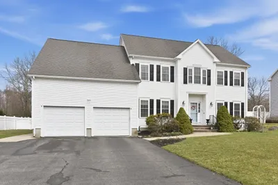 35 Paddock Drive 1