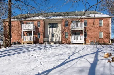 41 Water St #2D