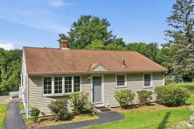 111 Nashua Rd 1