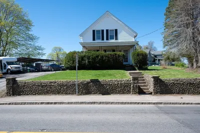 80 Maple St 1