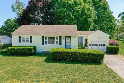 113 Old Colony Ave 1