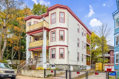 84 Bailey St