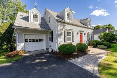 58 Pleasant St 1