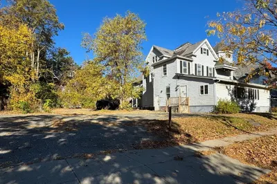 223 Elm St 1