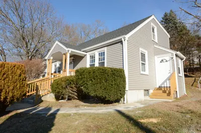 39 Pinehurst Ave