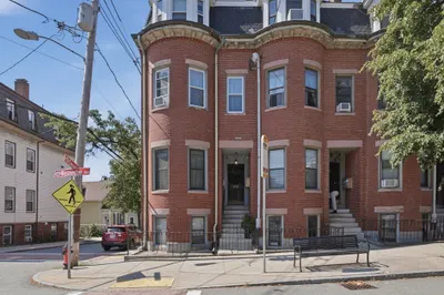 208 Washington Ave #3 1