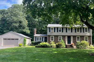 71 Greenbrook Rd