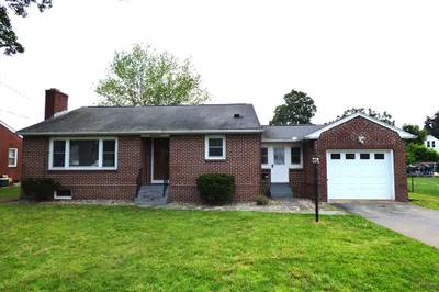 25 Williams St 1