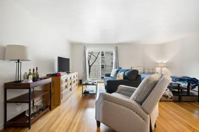 39 Englewood Ave #17