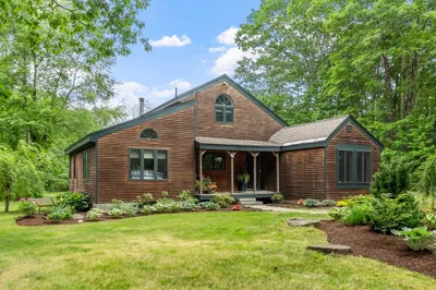 55 Lake Dr W Dr
