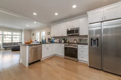 26 Arlington St #2