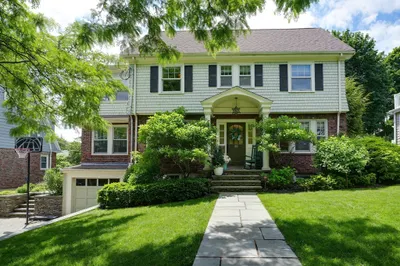 35 Richardson Rd 1