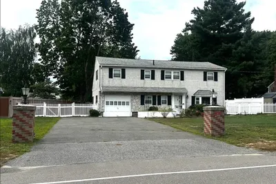 37 Rustcraft Rd 1