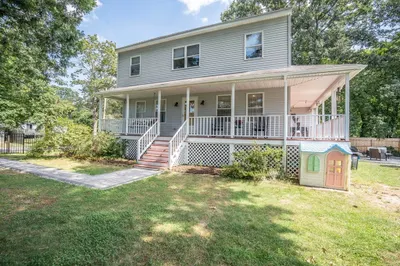 25 Brewster St 1