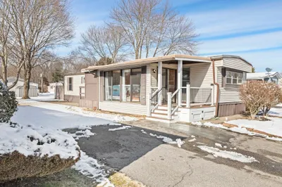 29 Thayer Dr