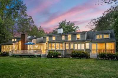 37 Pequot Rd 1