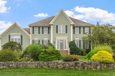 65 Bridle Path 1