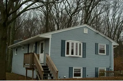 160 Cullinane Dr 1