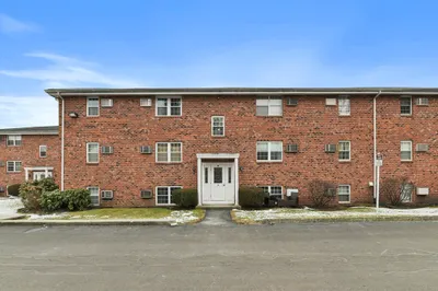 89 Pleasant St #B9