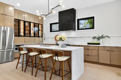 10 Crescent St #1 1