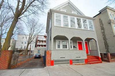 678 Bennington St 1