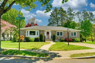 24 Great Meadow Rd #24 1